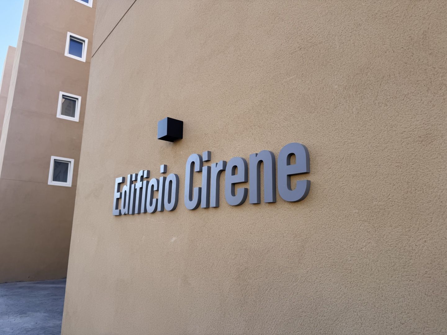 Instalación de cuatro ascensores en edif. Cirene, Motril