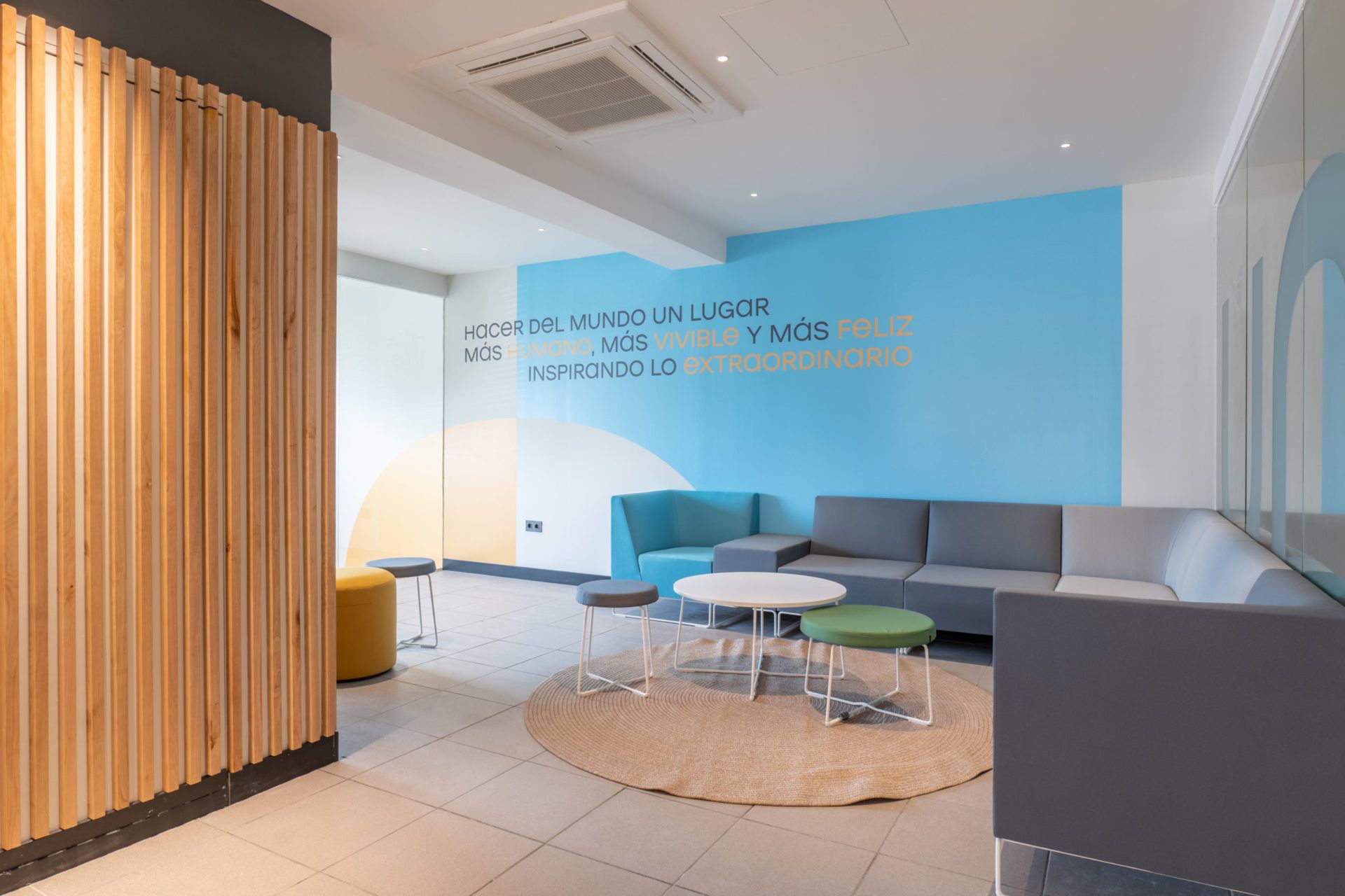 Reforma de nave logística y centro de oficinas